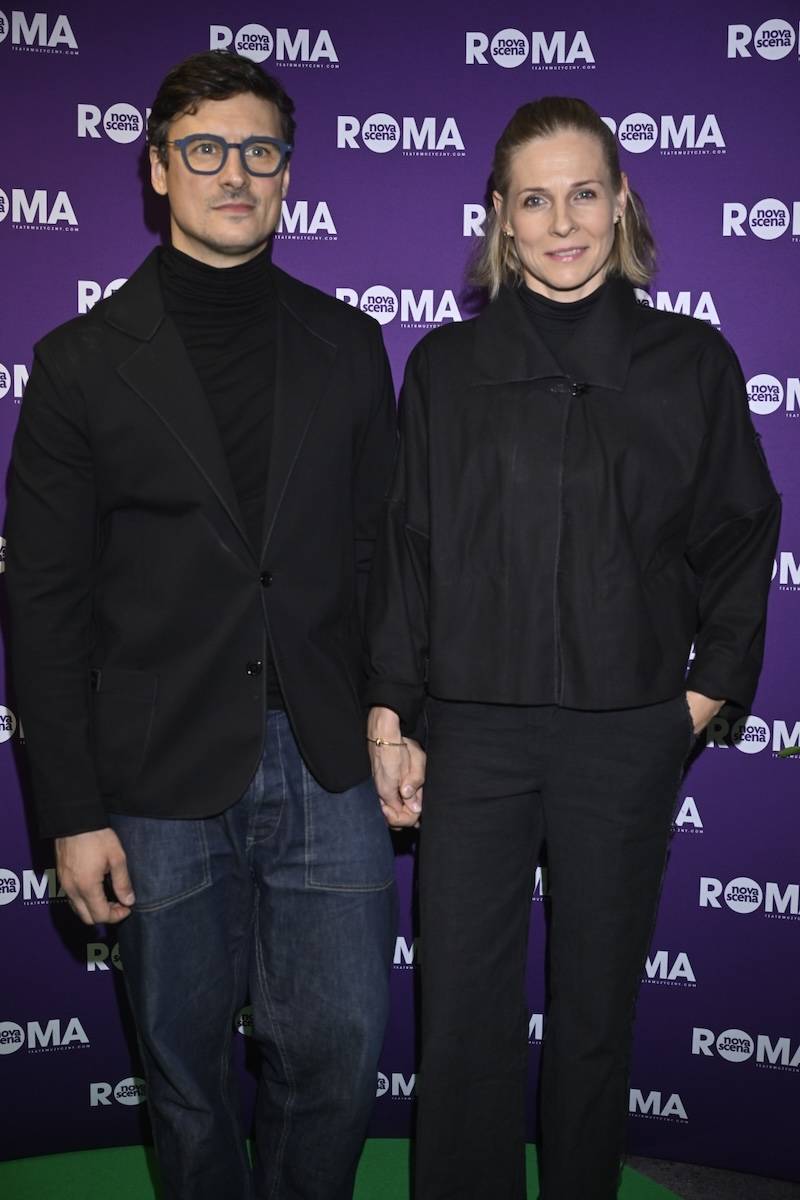 Plejada aktorów na premierze “Aniołki Mussoliniego”. Zakochani Kurdej-Szatan i Rafał Szatan, Magda Mołek…