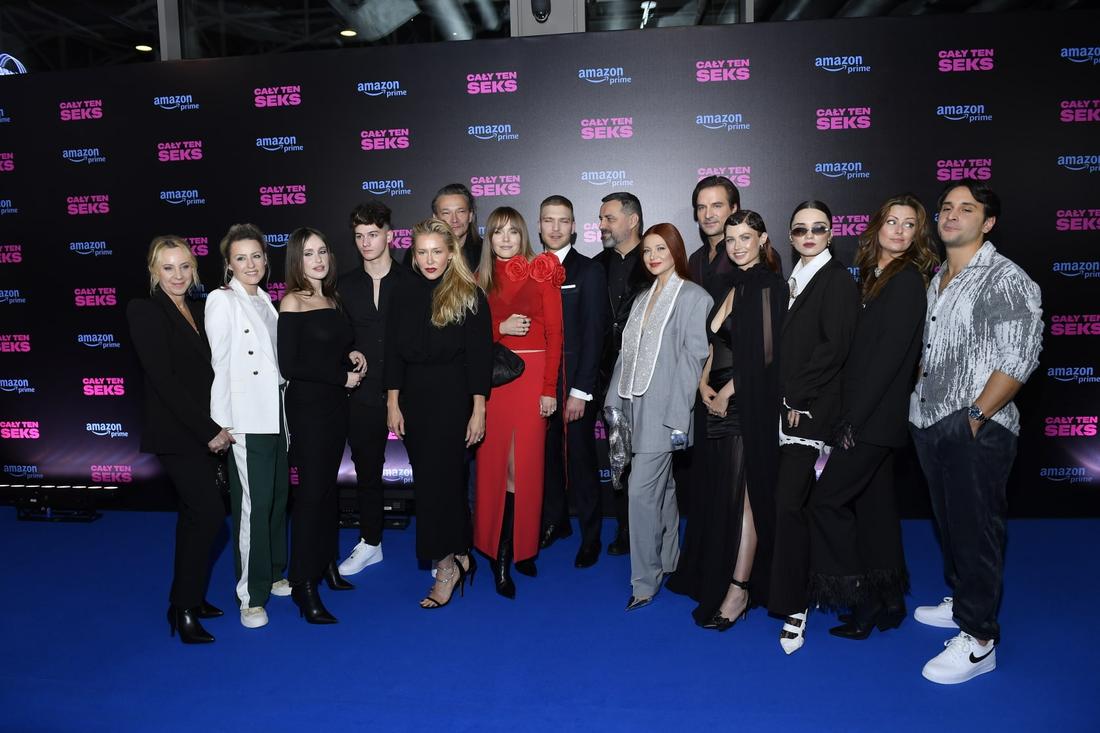 Laura Breszka, Katarzyna Warnke, Ada Fijał, Nicolas Przygoda, Magdalena Lamparska, Piotr Stramowski, Otar Saralidze, Tomasz Mandes, Natalia Sierzputowska, Anna Karczmarczyk, Piotr Witkowski Autor zdjęcia: Piętka Mieszko