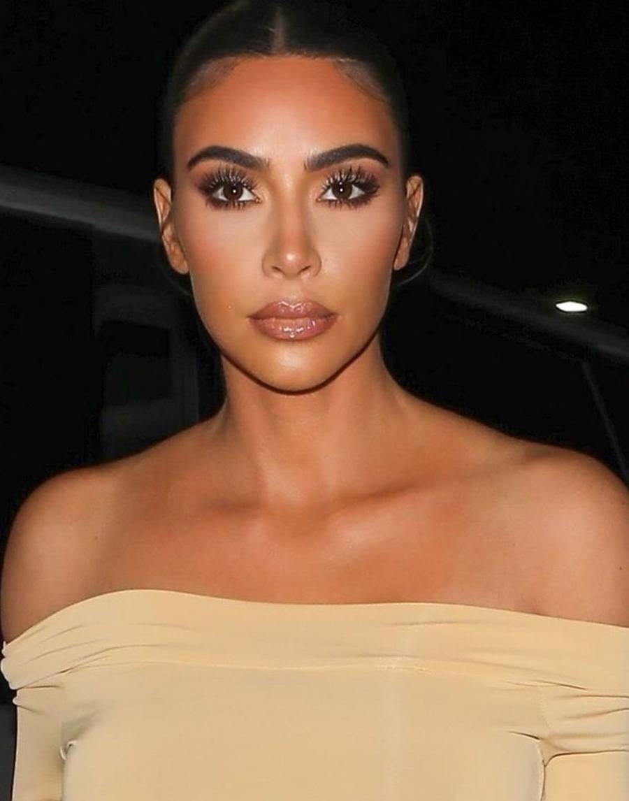 Paparazzi przyłapali Kim Kardashian BEZ MAKIJAŻU! (ZDJĘCIA)