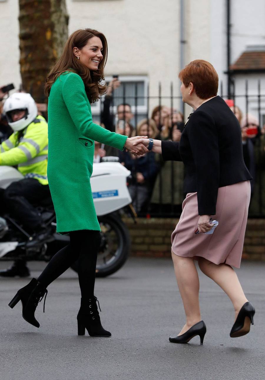 Księżna Kate w zielonej sukience i botkach na obcasie
