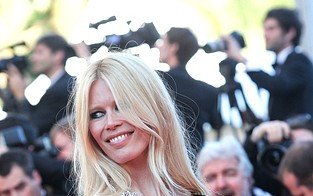 Kto tak kusi w Cannes? (FOTO)