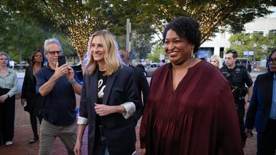 Julia Roberts idzie w ślady Pameli Anderson i na czerwonym dywanie pokazała się bez makijażu