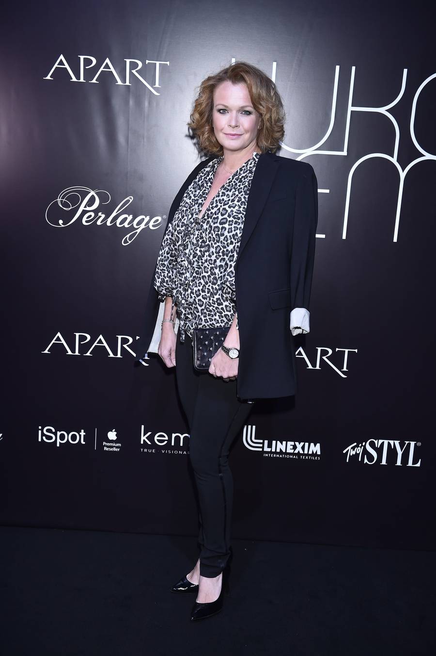 Sklejona grzywka, NIESKROMNE dekolty i dziwaczne kreacje! GWIAZDY na ściance