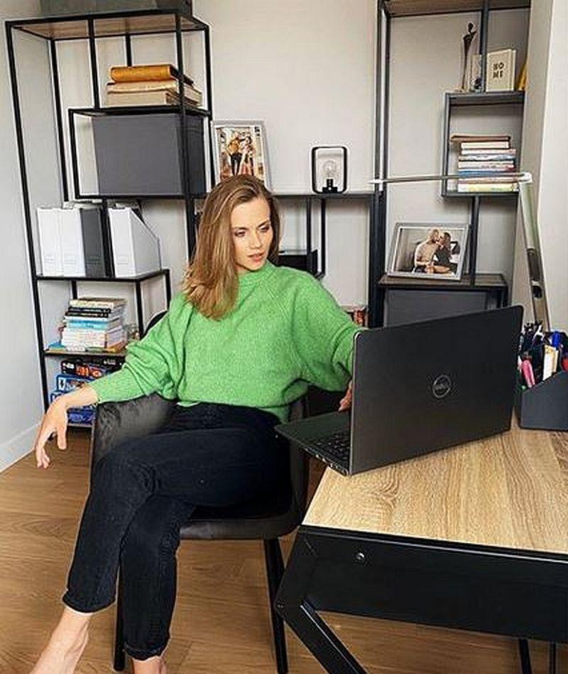 Agnieszka Kaczorowska w gabinecie