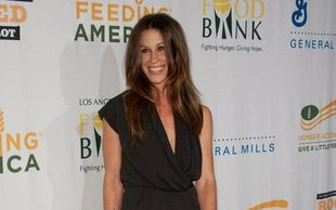 Alanis Morissette pokazała ciążowy brzuszek w bikini