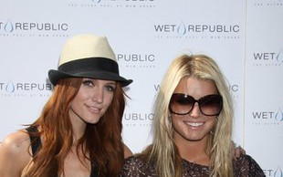 Siostry Simpson świętują urodziny Ashlee (FOTO)