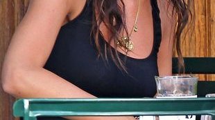 Komu kobra wyrasta spomiędzy palców? (FOTO)