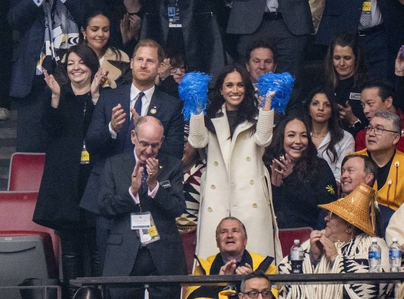 Harry i Meghan zachwycili na uroczystej gali! Nie ograniczali się w okazywaniu czułości (FOTO)