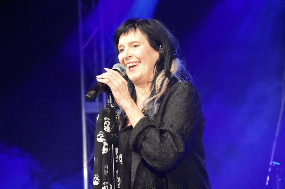 Wanda Kwietniewska mimo wieku emerytalnego nadal występuje na scenie, fot. KAPiF