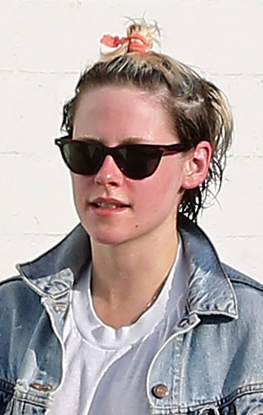 Kristen Stewart w drodze do spa, a przydałby się fryzjer