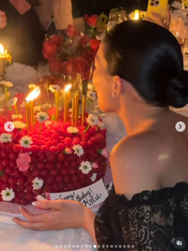 Tak Kylie Jenner świętowała 28. urodziny! Rodzina znów się postarała…