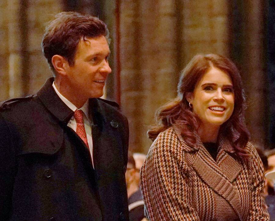 Kate i William z dziećmi na świątecznym koncercie. Charlotte wygląda jak mama