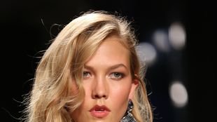 Za kilka tygodni te piersi będą reklamować seksowną bieliznę