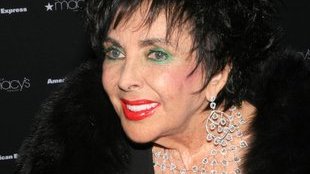 Elizabeth Taylor nie ustaje (FOTO)