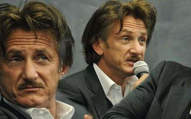 Dziwna fryzura Seana Penna na spotkaniu z Gorbaczowem (FOTO)