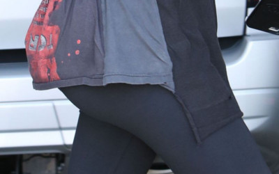 Ma dziewczyna fantazję! Mieć takie kształty i tak się ubrać! (FOTO)