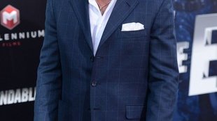 Mel Gibson poluje na Katie Holmes