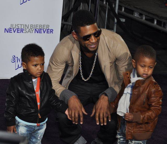 Jaką kawę piją gwiazdy? Britney Spears uwielbia na SŁODKO, a Orlando Bloom wybiera ZDROWSZĄ wersję