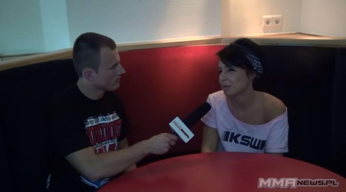 Blanka Lipińska w 2012 roku podczas udzielania wywiadu o KSW Ring Girls