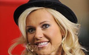 Doda poleciała do Paryża