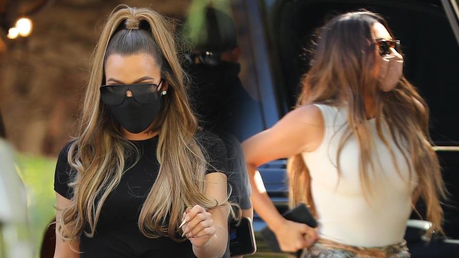 Kim i Khloe Kardashian na spotkaniu
