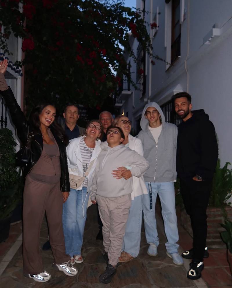 Klaudia el Dursi z rodziną