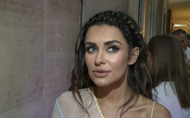 Twarz Natalii Siwiec nie pozwala skupić się na tym, co mówi