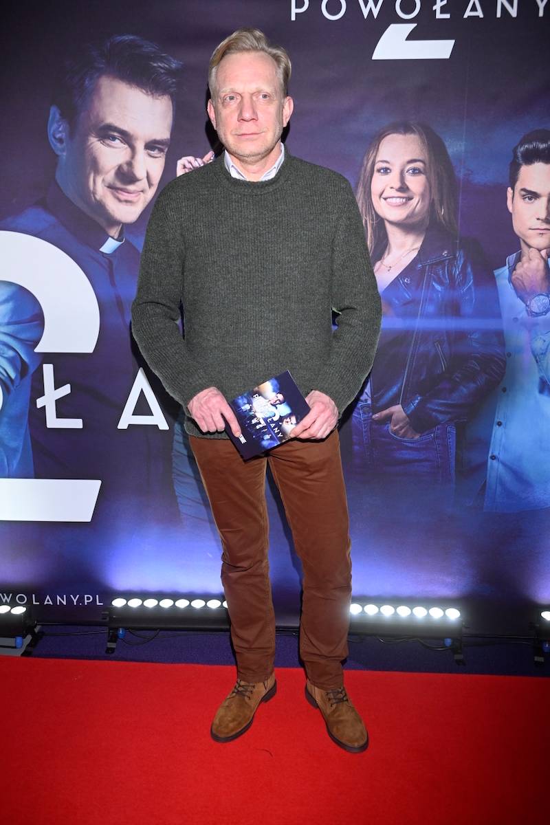 “Powołany 2”. Anna Popek wróciła po zwolnieniu z TVP, Hyży z narzeczonym w DRESACH, Modest Amaro….