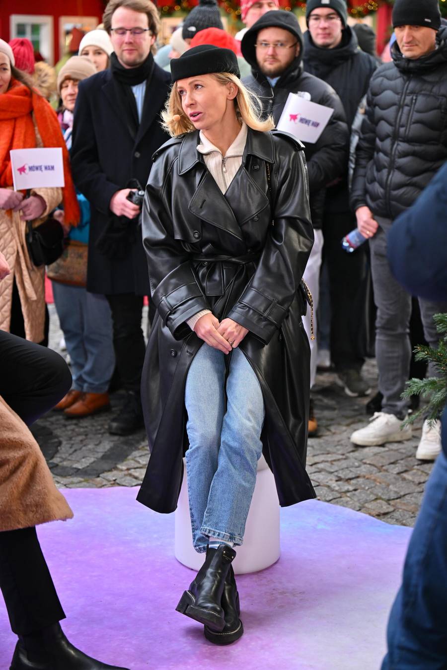 Tłumy gwiazd w DDTVN. Edyta Pazura w wypasionym porsche, Steczkowska z synem…