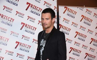 Mikołaj Krawczyk SAM na premierze filmu (FOTO)