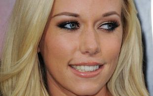 Kendra Wilkinson ma orgię w swoim porno-filmie!