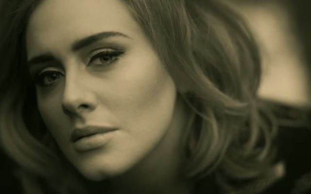 Internet śmieje się z teledysku Adele (AUDIO)