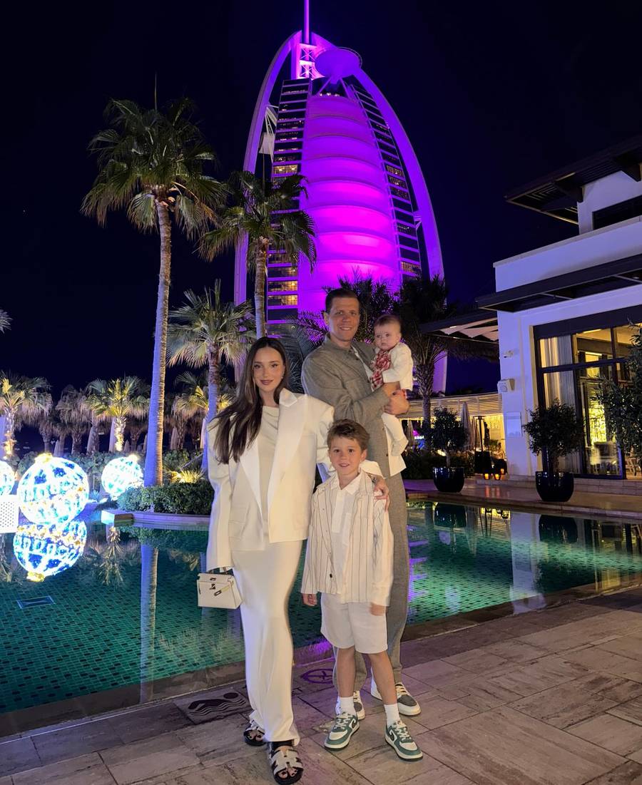 Marina i Wojciech Szczęsny z dziećmi, fot. Instagram