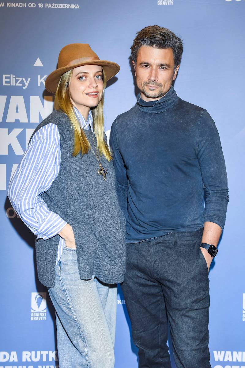 Premiera filmu “Wanda Rutkiewicz. Ostatnia wyprawa”. Sasha Strunin wróciła na salony – pozuje z ukochanym