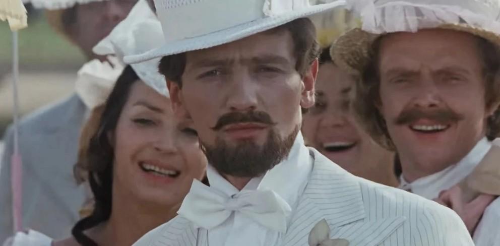 Karol Strasburger w filmie "Noce i dnie", fot. Kadr z "Noce i dnie", reż. Jerzy Antczak