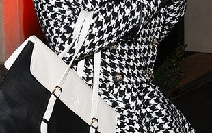 Doda sprzedaje samochód na Allegro