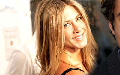 John Mayer zasypuje Jennifer Aniston kwiatami