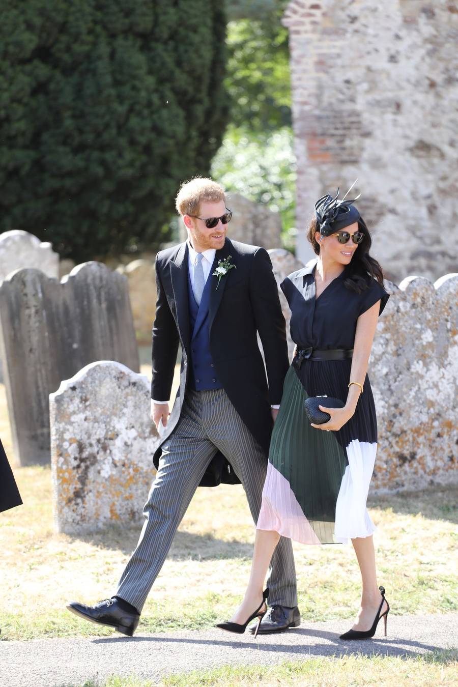 Księżna Meghan z księciem Harrym na ślubie Charliego van Straubenzee i Daisy Jenks