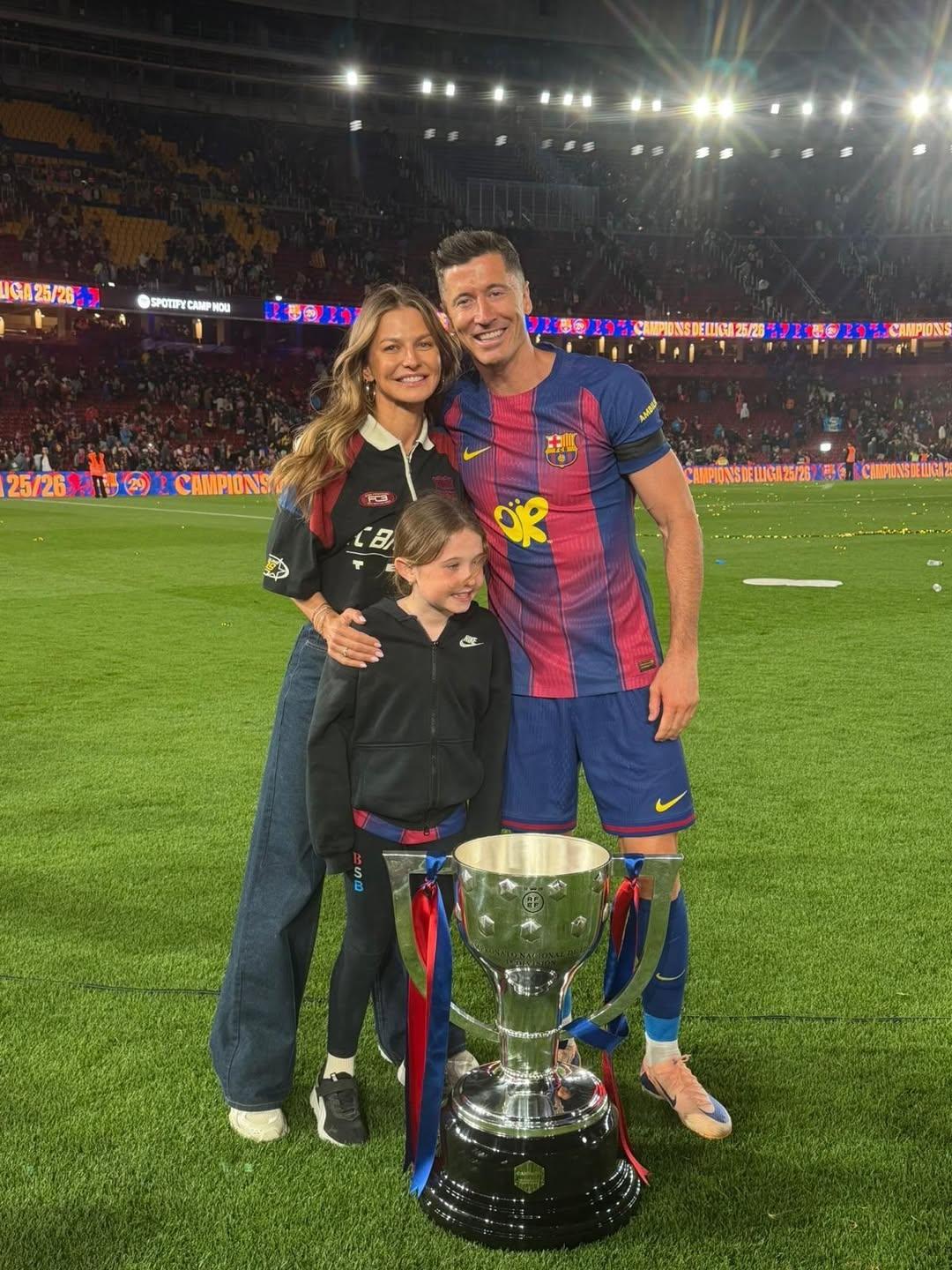 Anna Lewandowska, Robert Lewandowski z córką, fot. Instagram