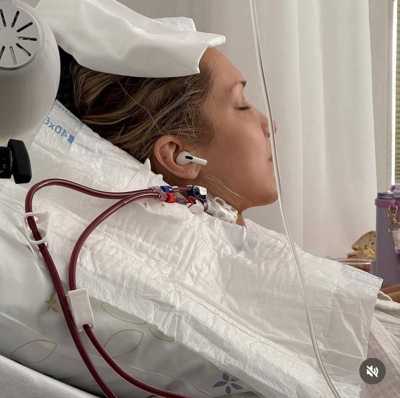 Bella Hadid znów w szpitalu. Jej mama opublikowała wstrząsające kadry