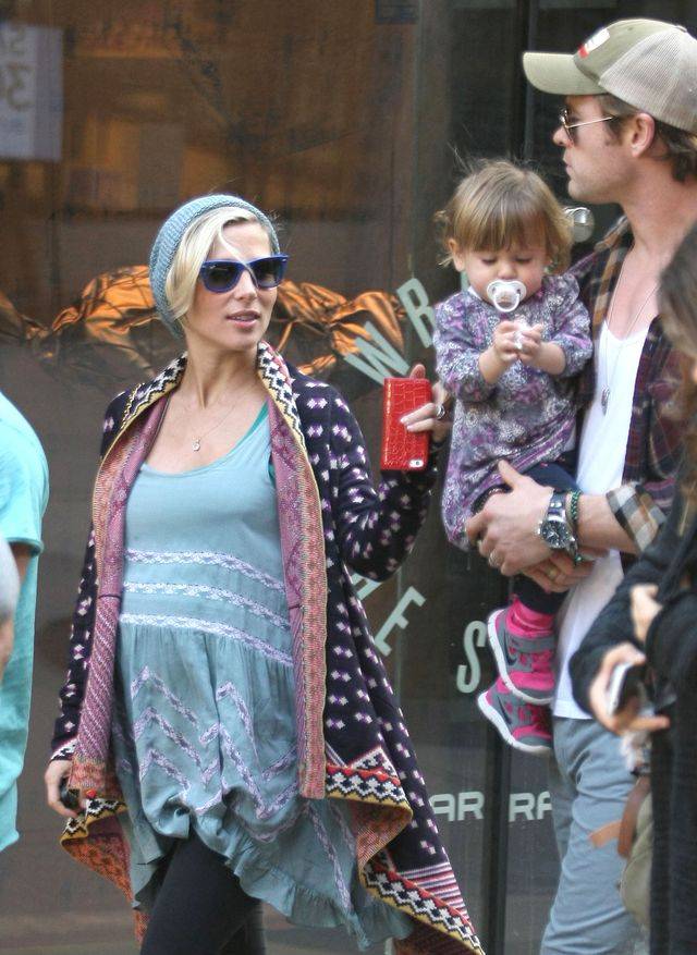 Ciążowe stylizacje Elsy Pataky