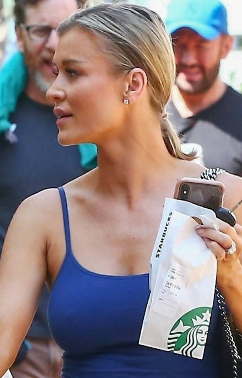 Joanna Krupa przyłapana w Hollywood przez paparazzi!