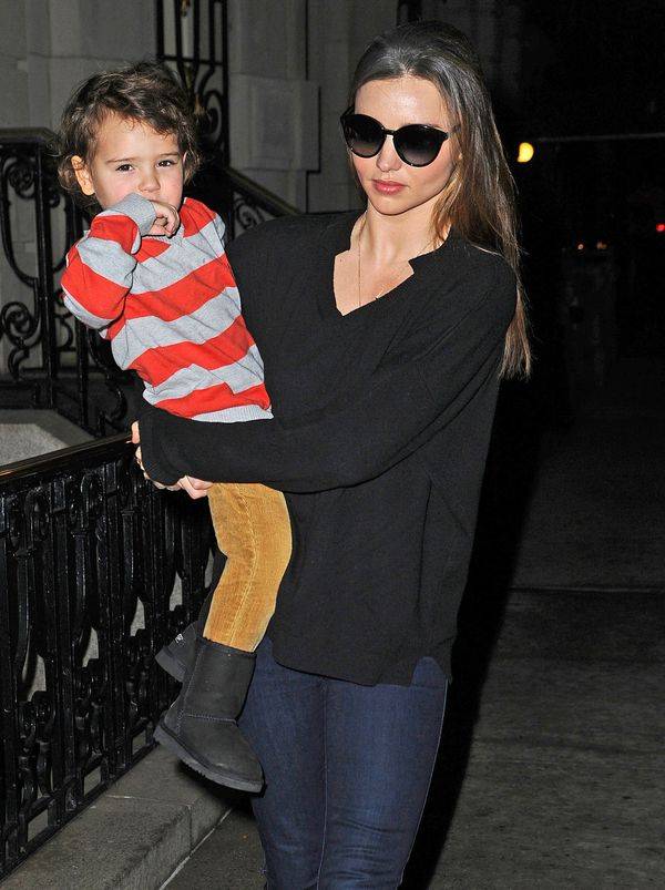 Flynn Bloom z mamą i tatą