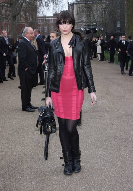 Oceniamy styl Daisy Lowe