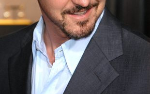 Edward Norton to… diva?