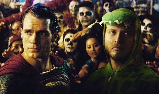 Jak zaprzyjaźnić się z gwiazdami? Wstawić siebie do ich fotek