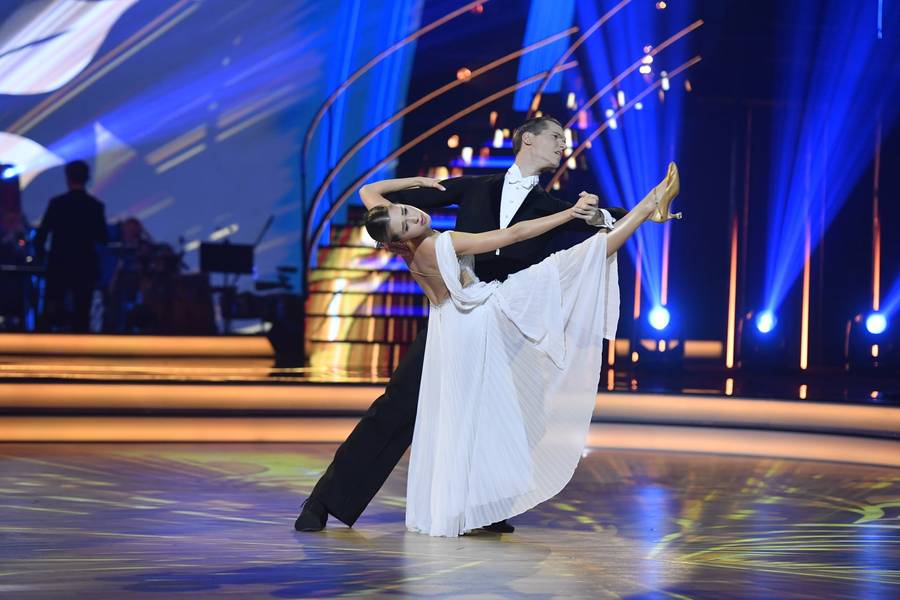 Tańce narodowe w “Tańcu z Gwiazdami”! W kuluarach przepiękna Sylwia Butor, Monika Dryl, Olga Frycz (FOTO)