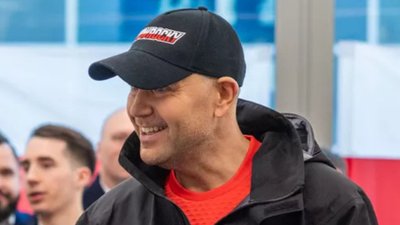 Nawrocki w ubraniach tej marki. Wydało się kto na niej zarabia? To nie może być przypadek