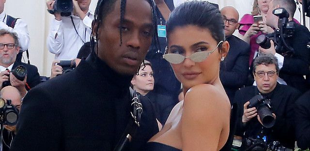 kylie-jenner-g-99-R1