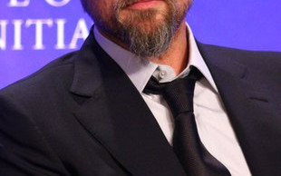 Już wiadomo, dlaczego Brad Pitt zapuścił długą brodę